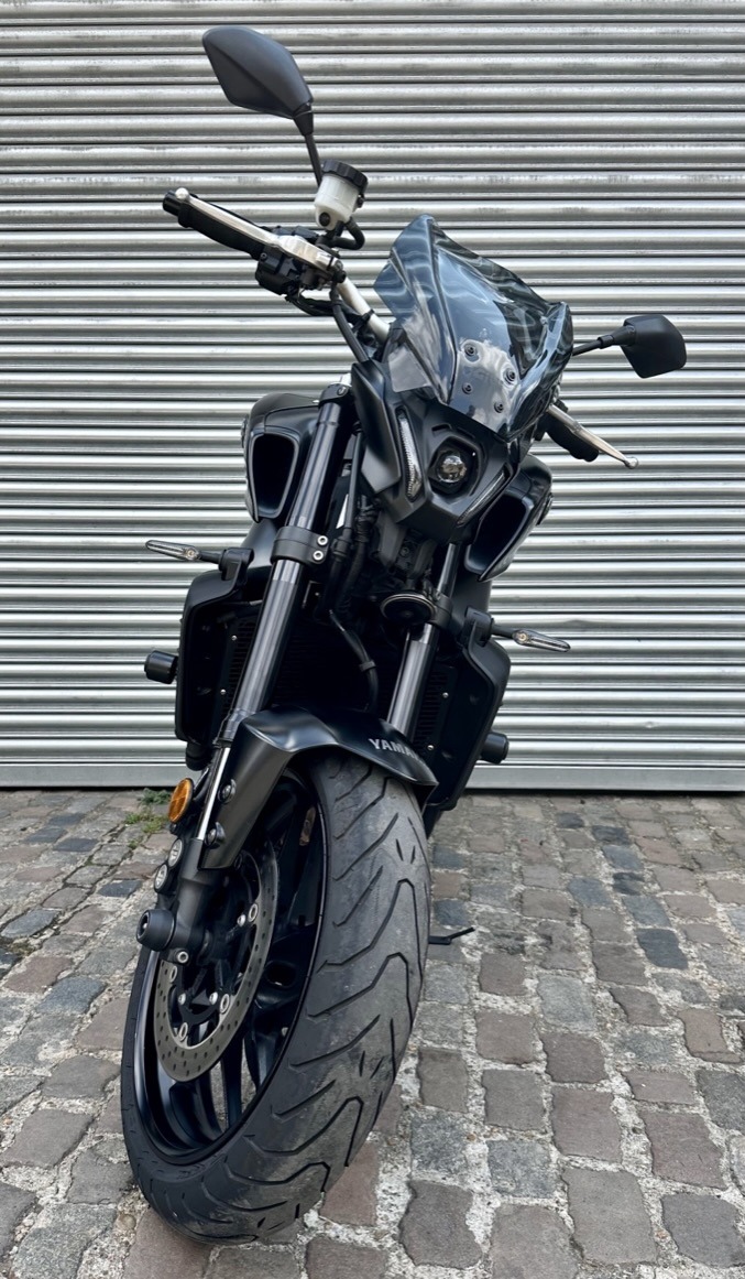 Yamaha MT 09 Black 2022 - Image 3